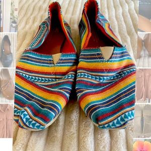 Rainbow Tom’s size 8